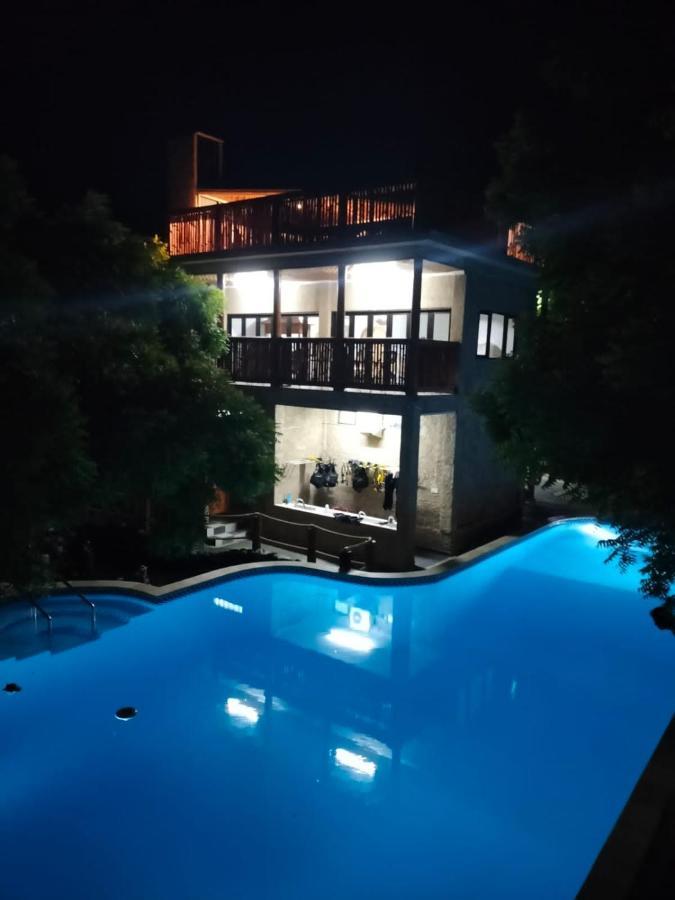 Lunar Dive Resort: Bamboo Villas كوبو المظهر الخارجي الصورة