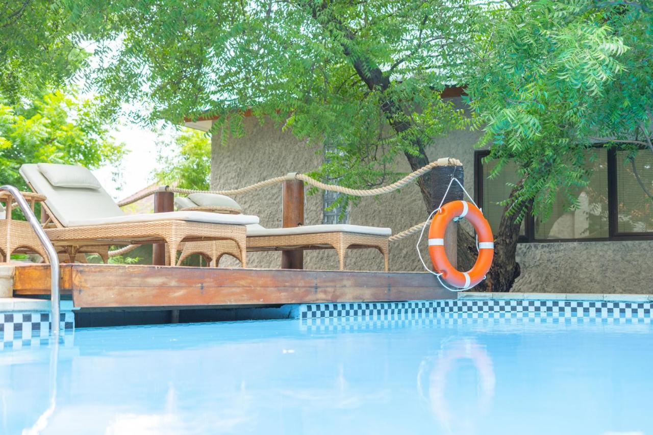 Lunar Dive Resort: Bamboo Villas كوبو المظهر الخارجي الصورة