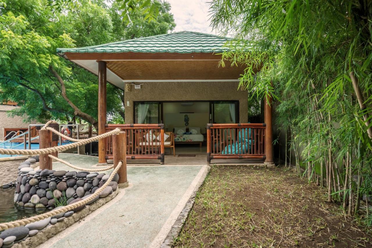 Lunar Dive Resort: Bamboo Villas كوبو المظهر الخارجي الصورة